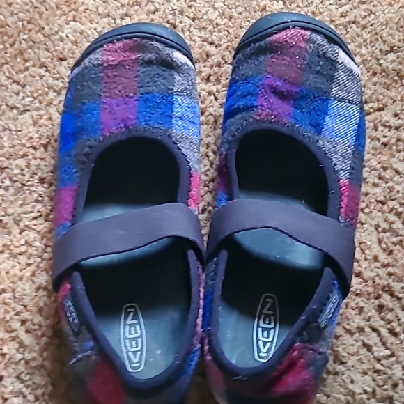 keen slip ons womens